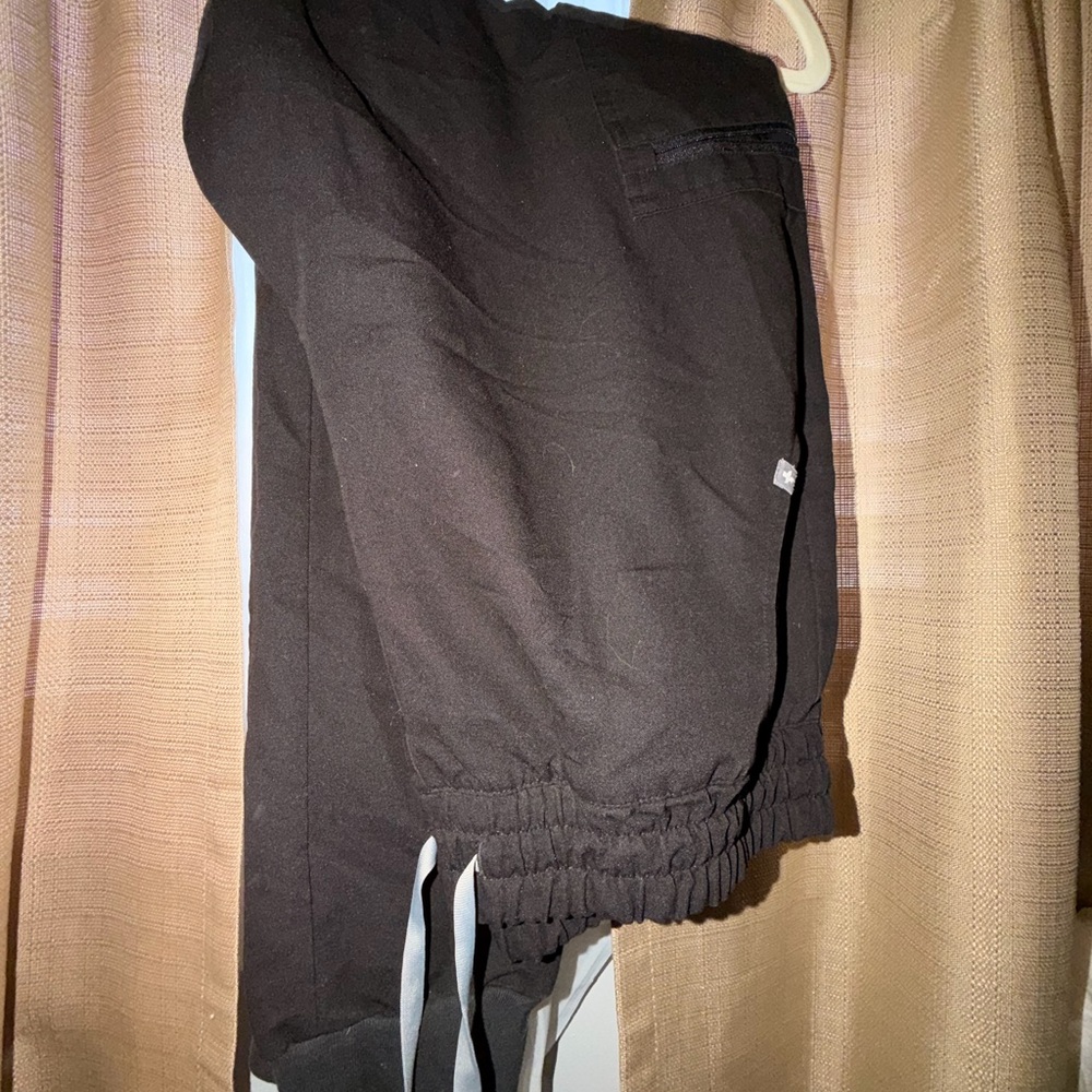 Black Scrubs